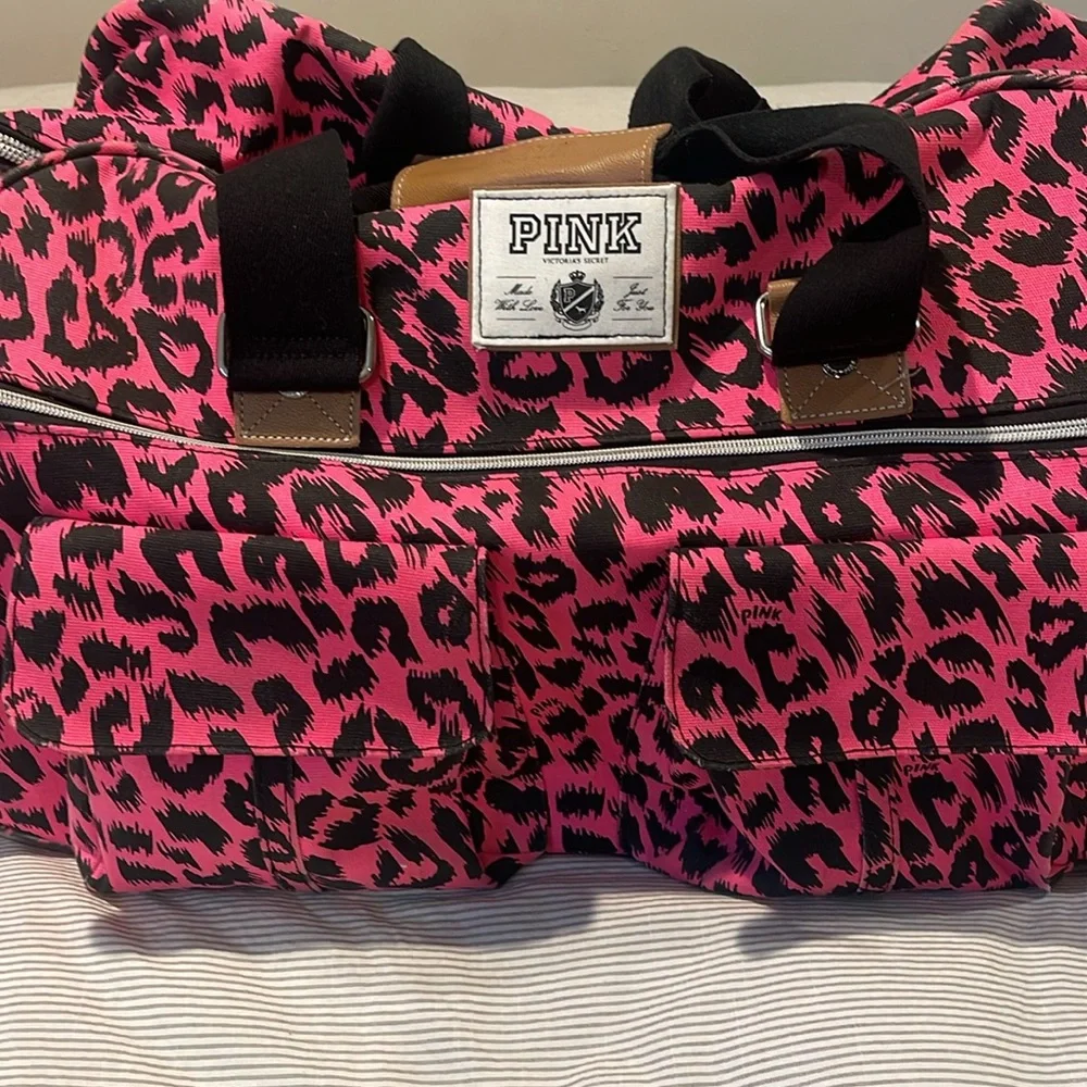 Vintage PINK Victorias Secret Travel Luggage in Pink Leopard Print - Picture 5 of 16